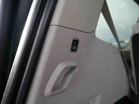 Used 2022 Jeep Wagoneer Series III w/ Flexible Seating Group image 10