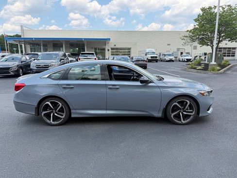 Used 2022 Honda Accord Sport image 3
