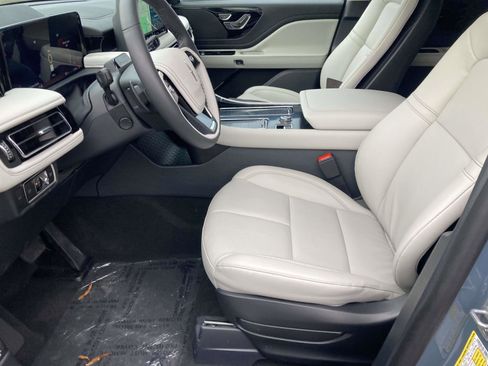 New 2025 Lincoln Aviator 2WD image 22