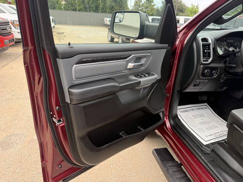 Used 2023 RAM 1500 Big Horn AWD/4WD image 8