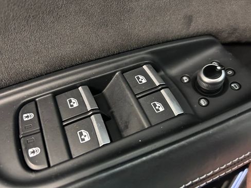 Used 2022 Audi SQ7 Prestige AWD/4WD image 8