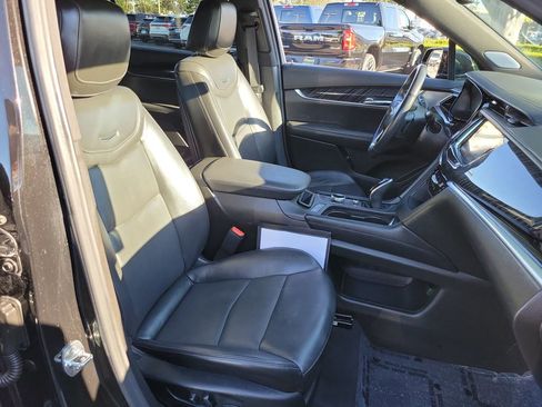 Used 2025 Cadillac XT6 Premium Luxury image 18