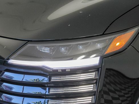 Used 2025 Nissan Kicks SV image 4