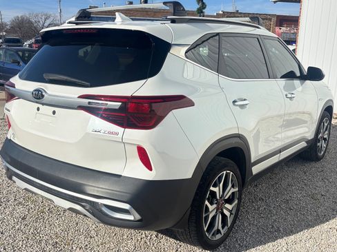 Used 2021 Kia Seltos SX image 3