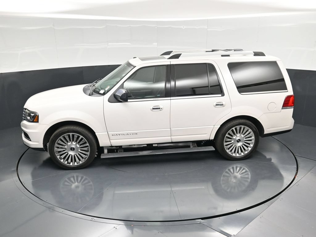 Used 2016 Lincoln Navigator Reserve AWD/4WD image 53