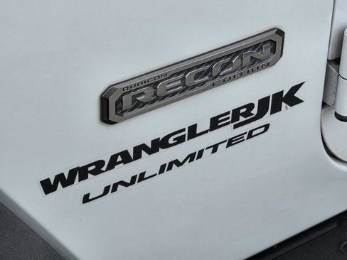 Used 2018 Jeep Wrangler Unlimited Rubicon AWD/4WD image 37