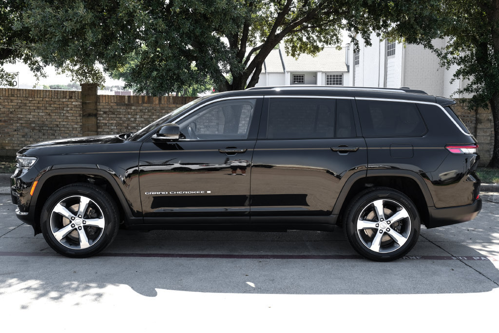 Used 2021 Jeep Grand Cherokee L Limited w/ Luxury Tech Group II AWD/4WD image 21