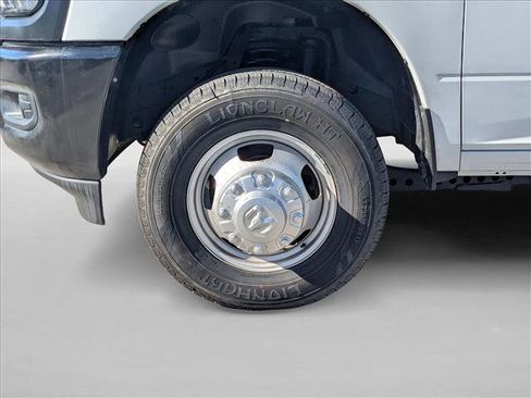 Used 2023 RAM 3500 Tradesman image 22