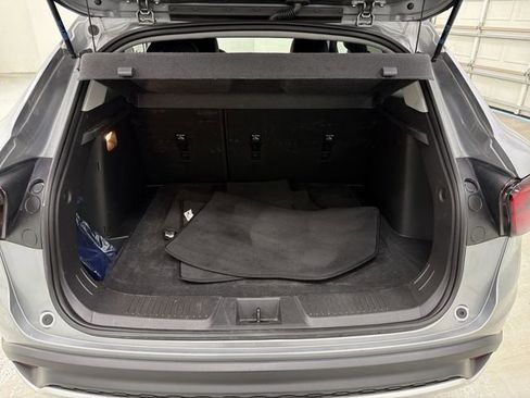 Used 2025 Chevrolet Trax LT w/ LT Convenience Package image 15