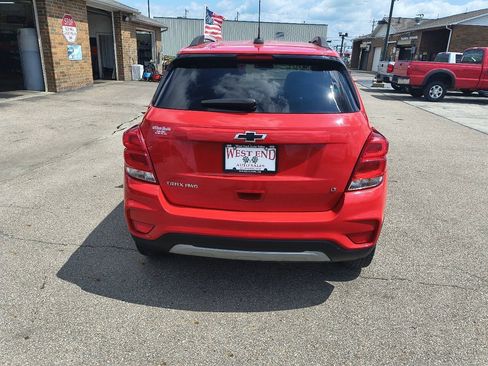 Used 2020 Chevrolet Trax LT w/ LT Convenience Package AWD/4WD image 5