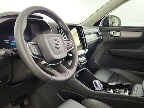 Used 2026 Volvo XC40 B5 Ultra w/ Climate Package AWD/4WD image 12