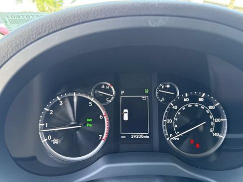 Used 2023 Lexus GX 460 Premium w/ Accessory Package AWD/4WD image 15