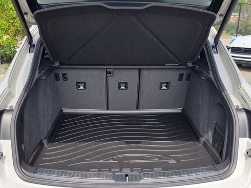 Certified 2025 Porsche Macan image 33