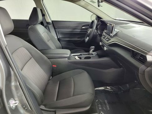Used 2025 Nissan Altima 2.5 SV image 18