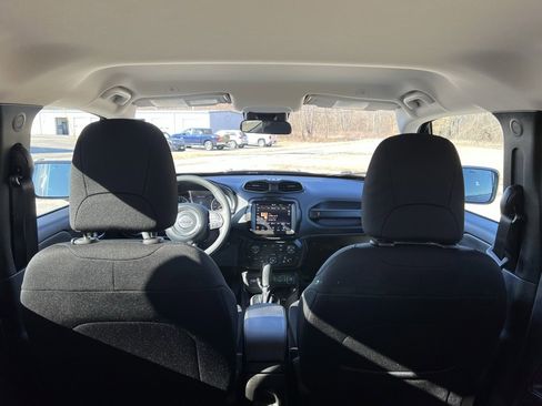 Used 2022 Jeep Renegade Latitude image 18