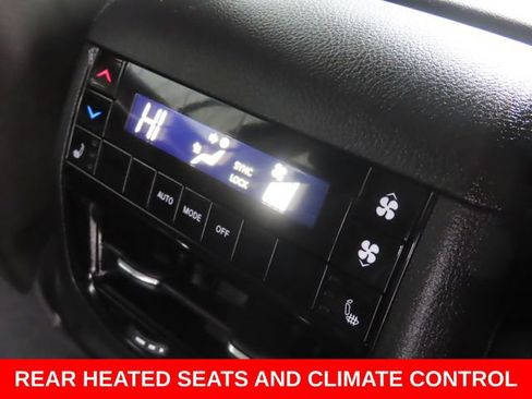 Used 2023 Jeep Grand Cherokee L Limited w/ Black Appearance Package image 27