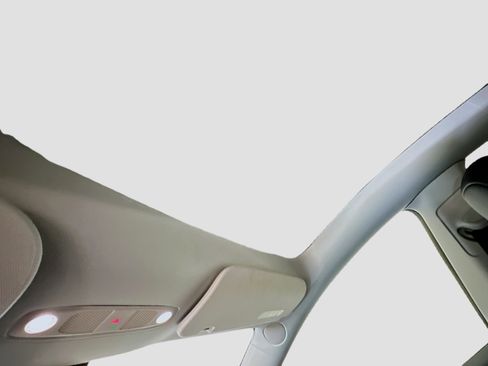 Used 2023 Tesla Model Y Long Range image 27