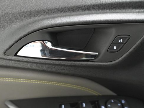 New 2026 Chevrolet Trax ACTIV w/ Driver Confidence Package FWD image 14