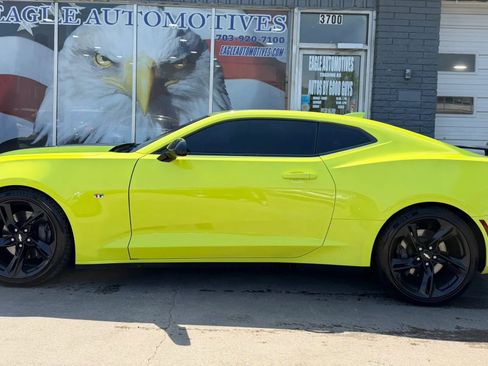 Used 2019 Chevrolet Camaro SS w/ Black Appearance Package RWD image 6