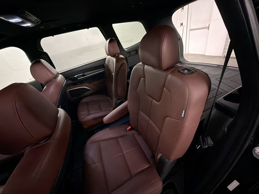 Used 2023 Kia Telluride EX w/ EX Captain's Chair Package AWD/4WD image 25