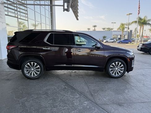 Used 2023 Chevrolet Traverse Premier image 3