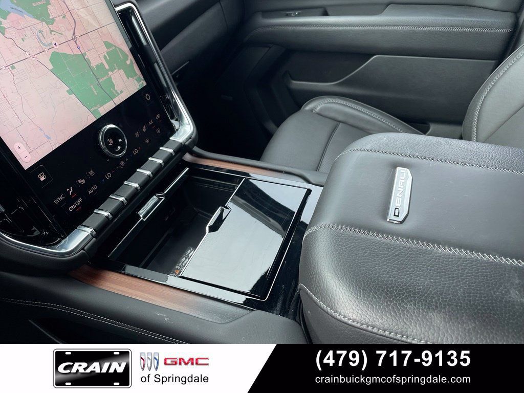 Used 2025 GMC Yukon Denali w/ Advanced Technology Package AWD/4WD image 19