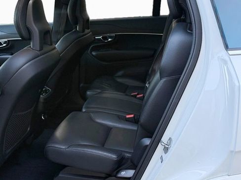 Used 2020 Volvo XC90 T6 Momentum w/ Protection Package image 12