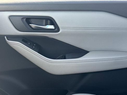 Certified 2022 Nissan Rogue SV w/ SV Premium Package image 25