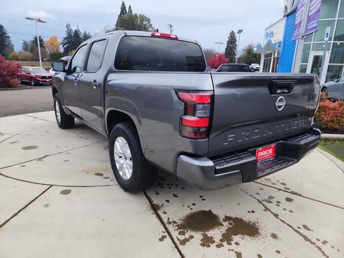 Used 2023 Nissan Frontier SV image 4