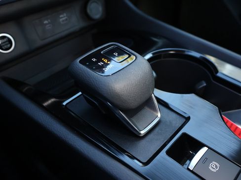 Used 2023 Nissan Rogue S image 16