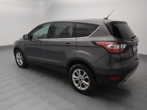 Used 2017 Ford Escape SE image 3