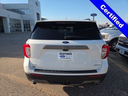 Certified 2023 Ford Explorer XLT w/ Equipment Group 202A AWD/4WD image 4