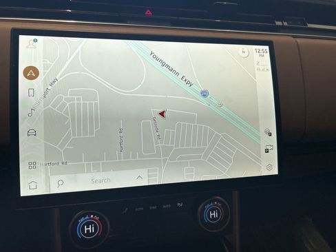 Used 2023 Land Rover Range Rover SE image 7