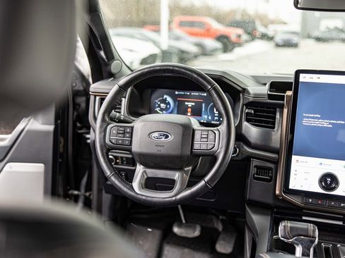 Used 2022 Ford F150 Lightning Lariat image 34