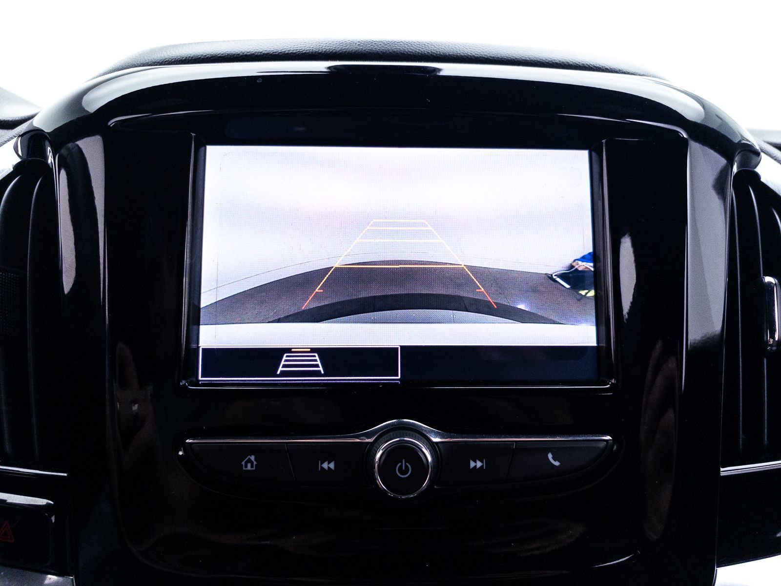 Used 2023 Chevrolet Traverse LT w/ LPO, Cargo Package FWD image 7