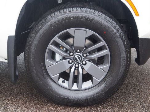 Used 2026 Nissan Frontier SV image 9