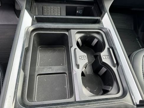 Used 2025 Ford F250 Platinum image 19
