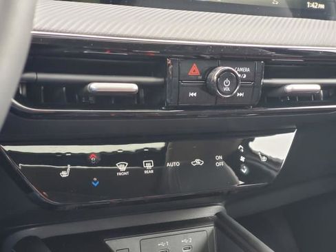 New 2026 Nissan Kicks SR image 30