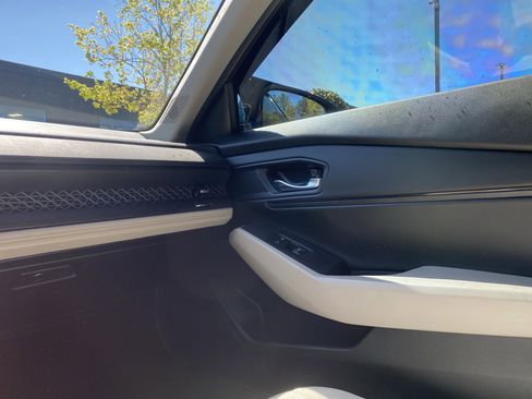 Used 2023 Honda Accord EX image 19