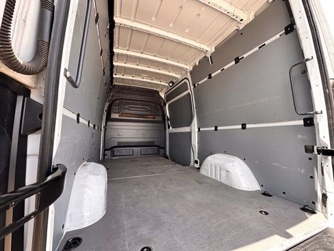 Used 2025 Mercedes-Benz Sprinter 2500 image 11