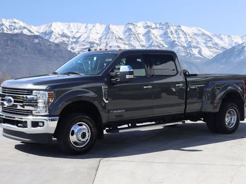Used 2019 Ford F350 Lariat w/ Tow Technology Bundle AWD/4WD image 2