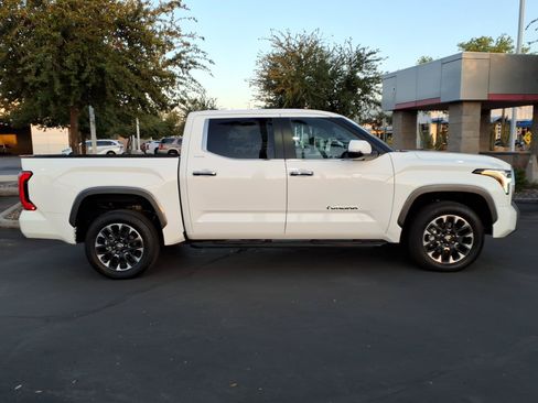 Certified 2025 Toyota Tundra Limited AWD/4WD image 3