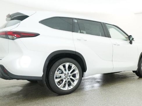 New 2026 Toyota Highlander Limited AWD/4WD image 5