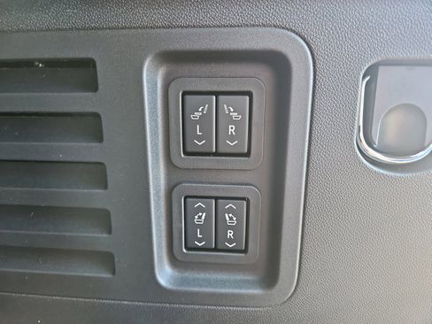 New 2026 GMC Acadia Denali w/ Super Cruise Package image 24