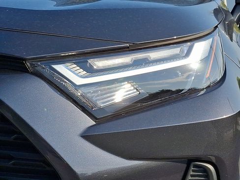Used 2025 Toyota RAV4 XLE AWD/4WD image 10