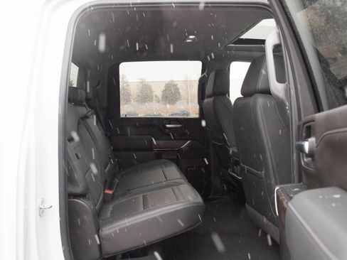 Used 2022 GMC Sierra 3500 Denali w/ Denali Ultimate Package image 12