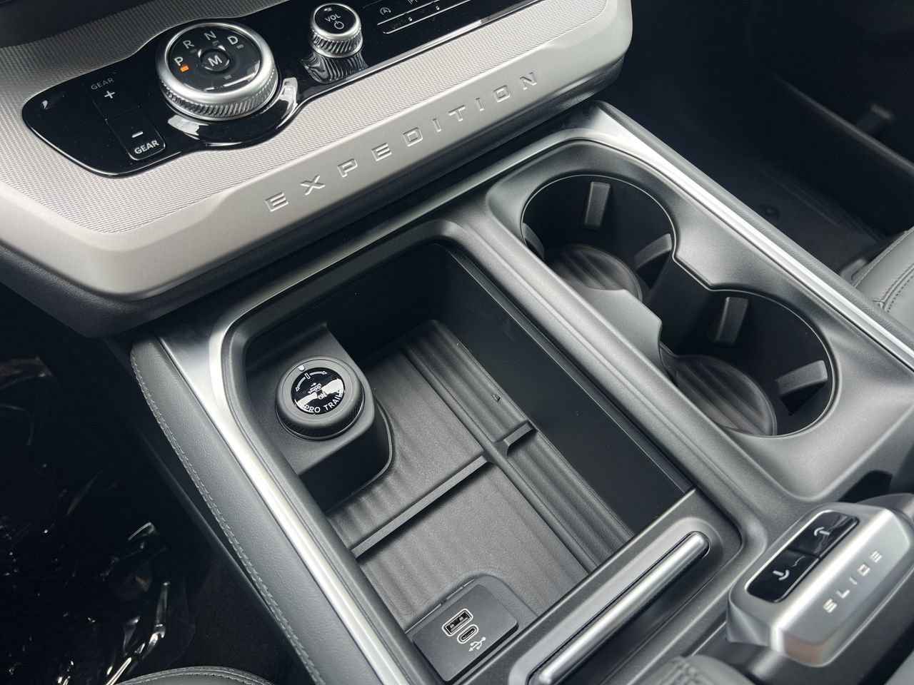 New 2027 Ford Expedition Max Active RWD image 8