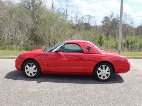 Used 2003 Ford Thunderbird Base image 11