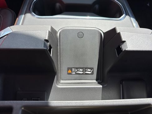 Used 2025 Chevrolet Silverado 2500 High Country w/ Z71 Off-Road Package image 15