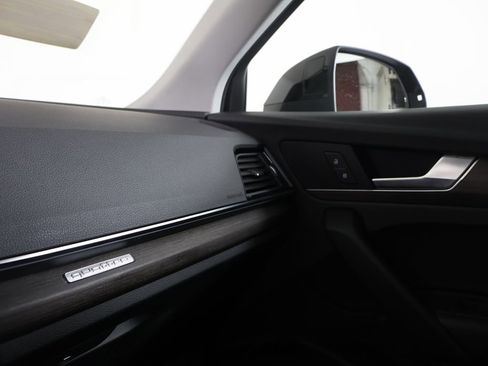 Used 2023 Audi Q5 2.0T Premium w/ Convenience Package image 7